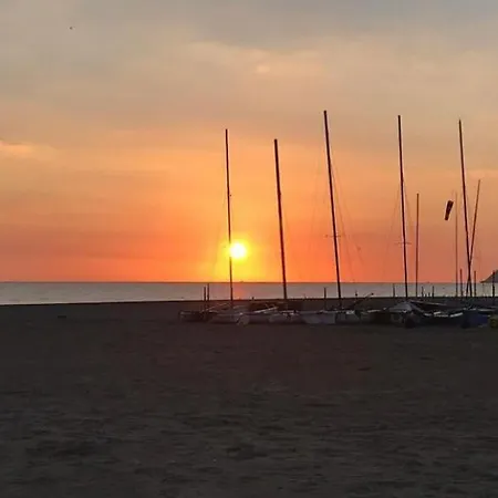 Il Mare In Una Stanza Riccione Exterior photo